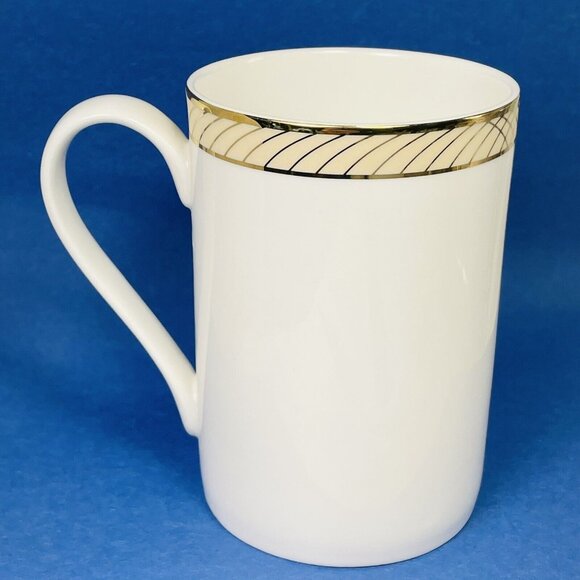 Mary Kay Golden Anniversary Bumble Bee White Gold Accent 1 Coffee Cup 12 Ounce - Picture 7 of 12